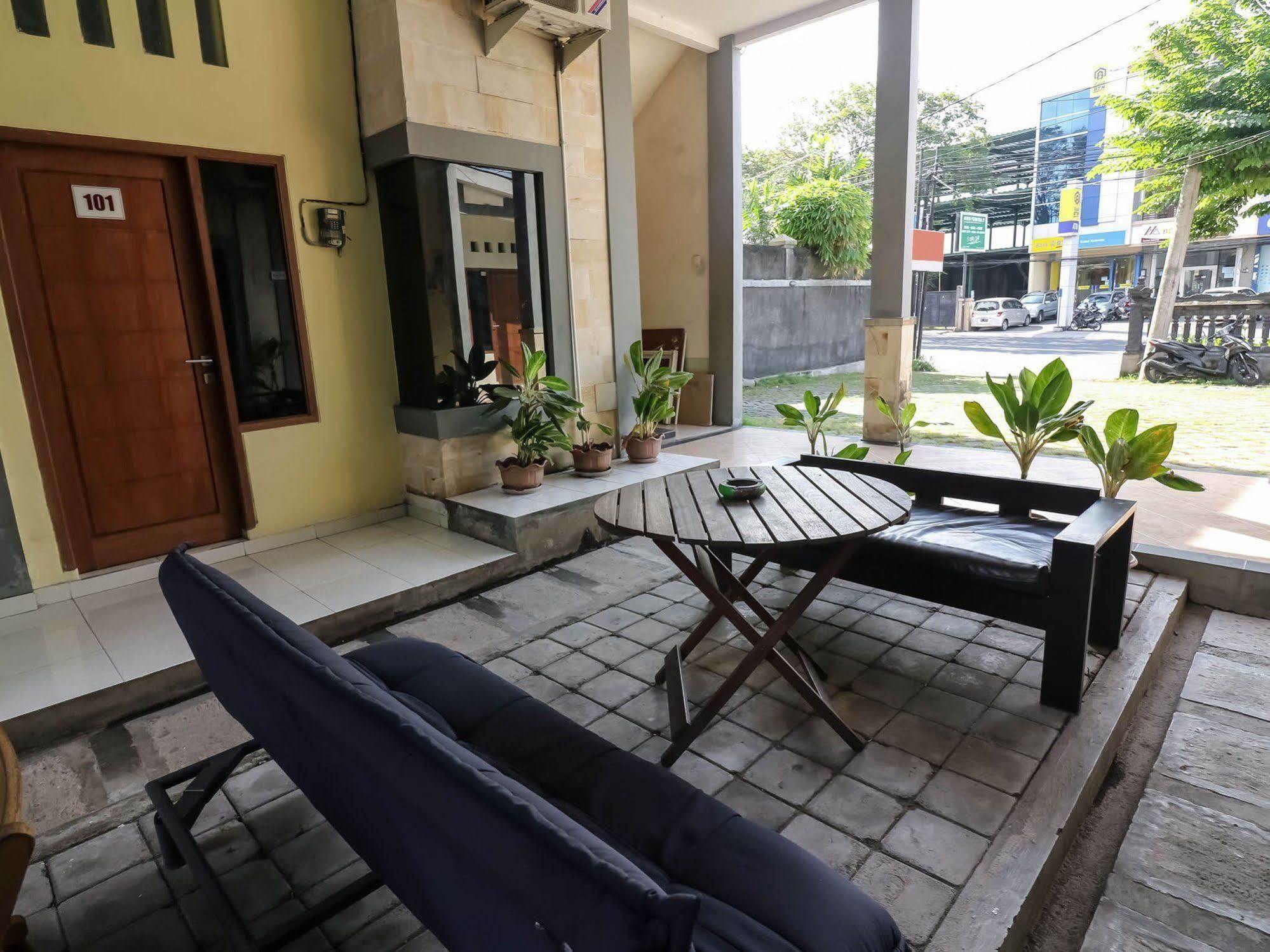Super Oyo 91495 Hotel Indah Residence Denpasar Dış mekan fotoğraf