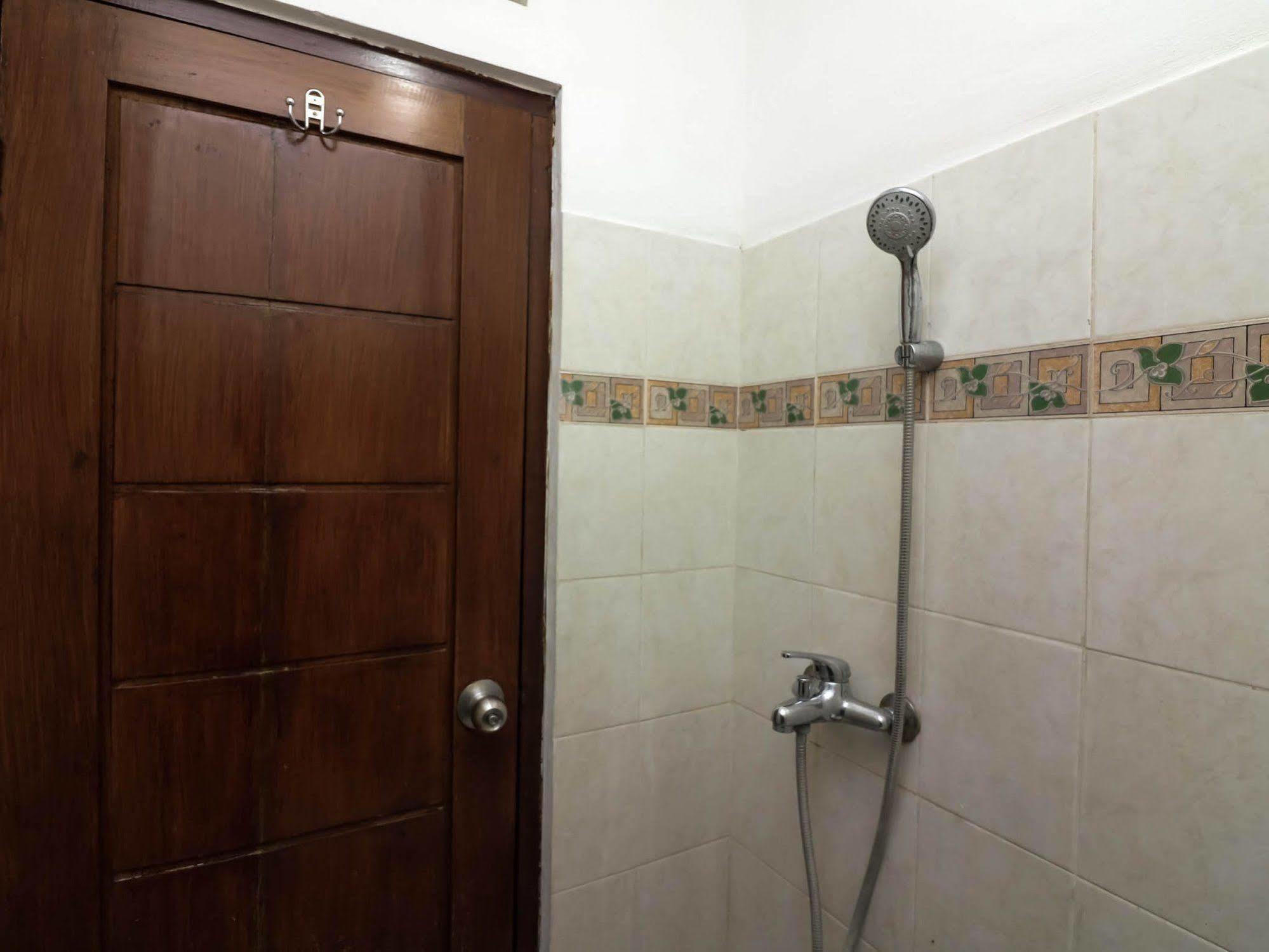 Super Oyo 91495 Hotel Indah Residence Denpasar Dış mekan fotoğraf