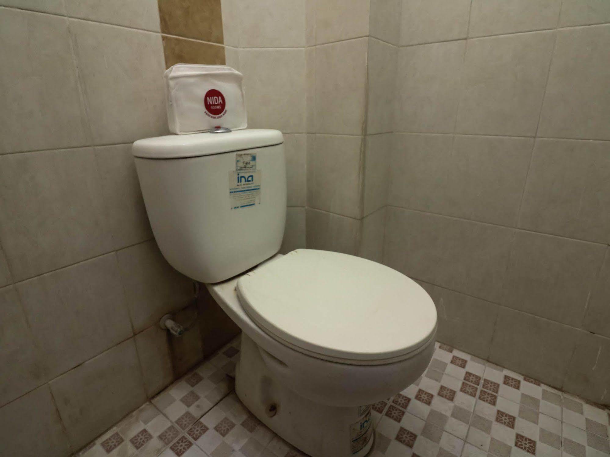 Super Oyo 91495 Hotel Indah Residence Denpasar Dış mekan fotoğraf