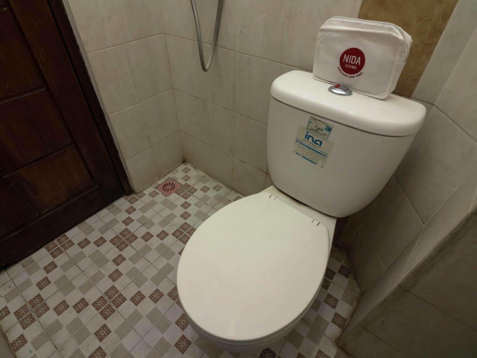 Super Oyo 91495 Hotel Indah Residence Denpasar Dış mekan fotoğraf